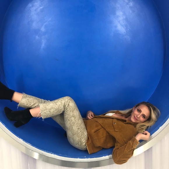 Meet your Posher, Rebecca - Picture 1 of 3